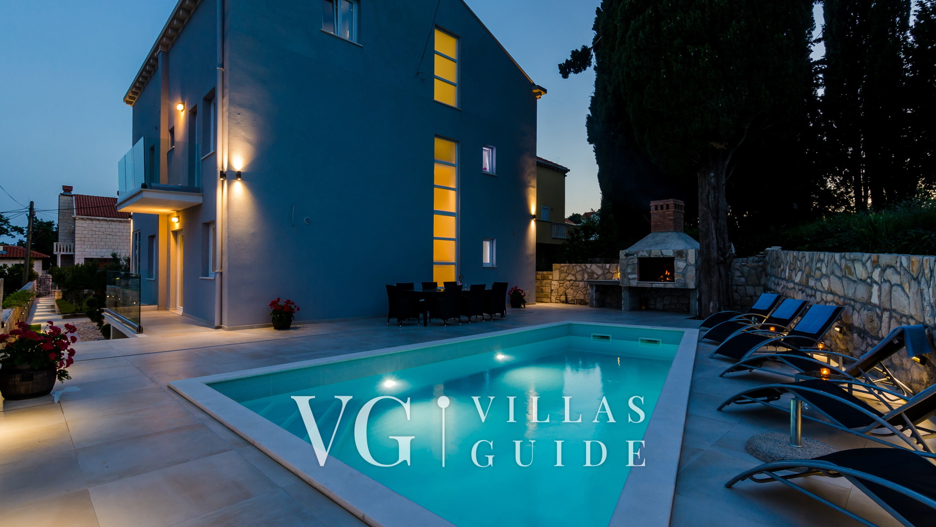 Villa Tesa Garden and property exterior