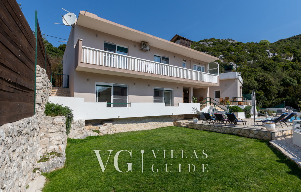 Apartment Zelenika Villa Garden and property exterior