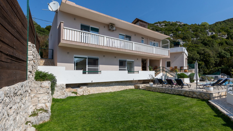 Apartment Zelenika Villa