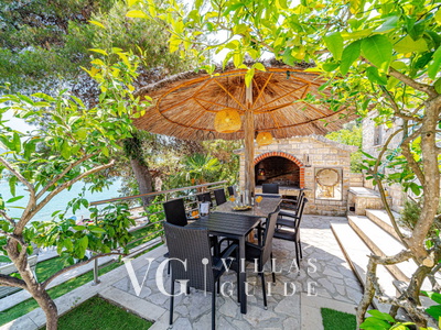 Villa Soldo Garden and property exterior