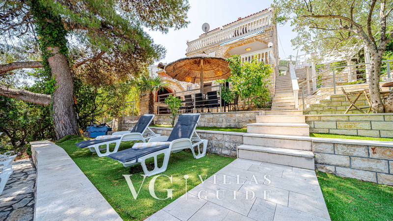 Villa Soldo Garden and property exterior