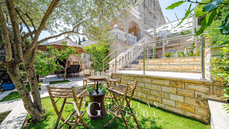 Villa Soldo Garden and property exterior