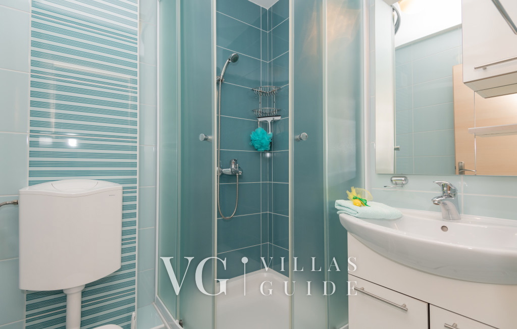 Studio Apartman Erstić 6 - Baška Voda Kupaonica