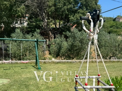 Villa Olive Additional content