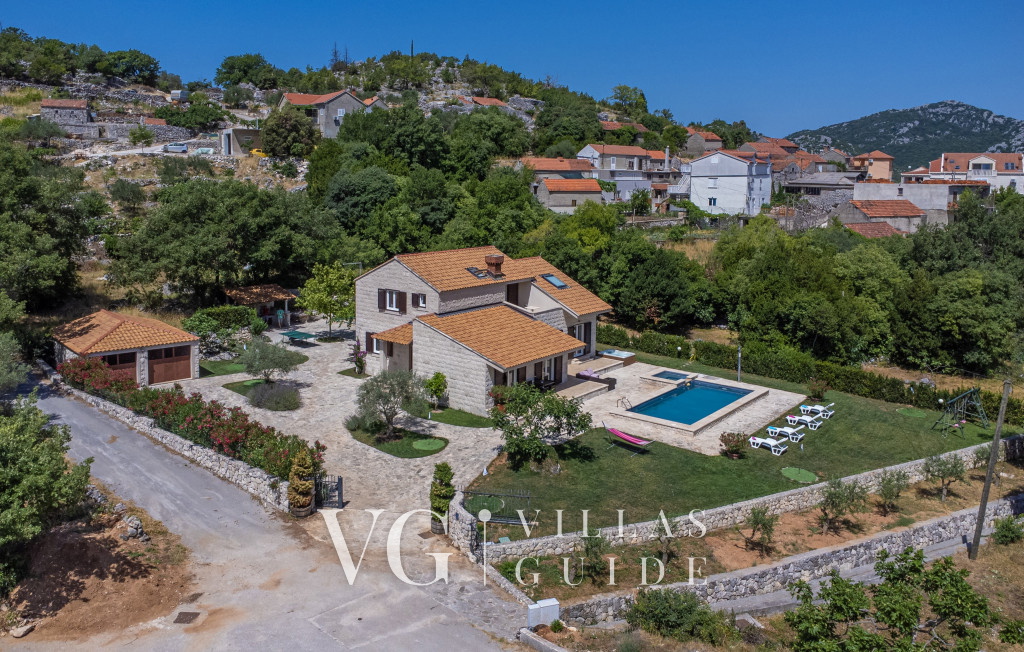 Villa Olive Garden and property exterior