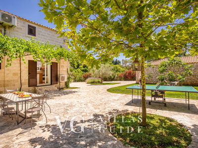 Villa Olive Additional content