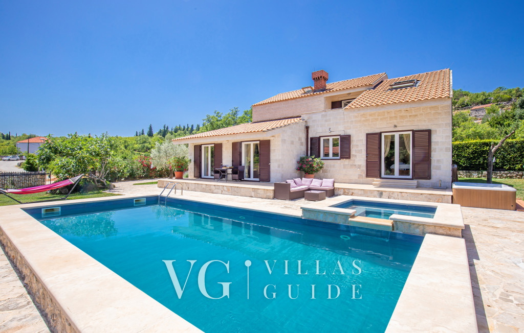 Villa Olive Pool