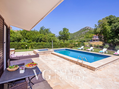Villa Olive Pool
