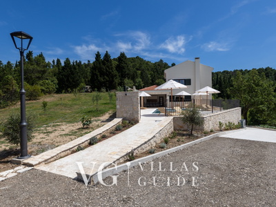 Villa Mikić Garden and property exterior