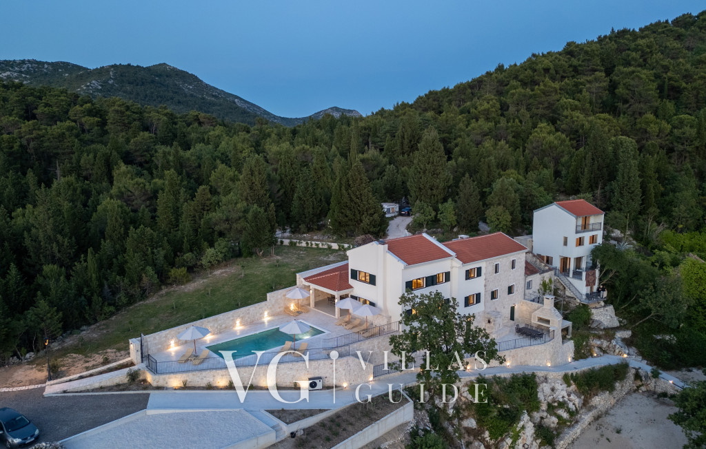 Villa Mikić Garden and property exterior