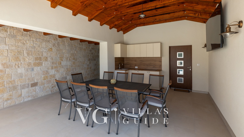 Villa Mikić Garden and property exterior