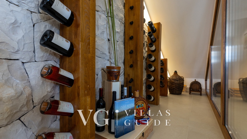 Villa Mikić Additional content