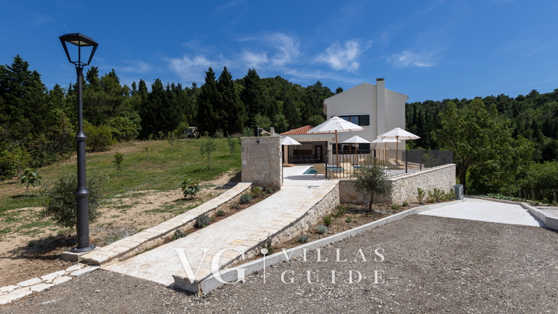Villa Mikić Garden and property exterior