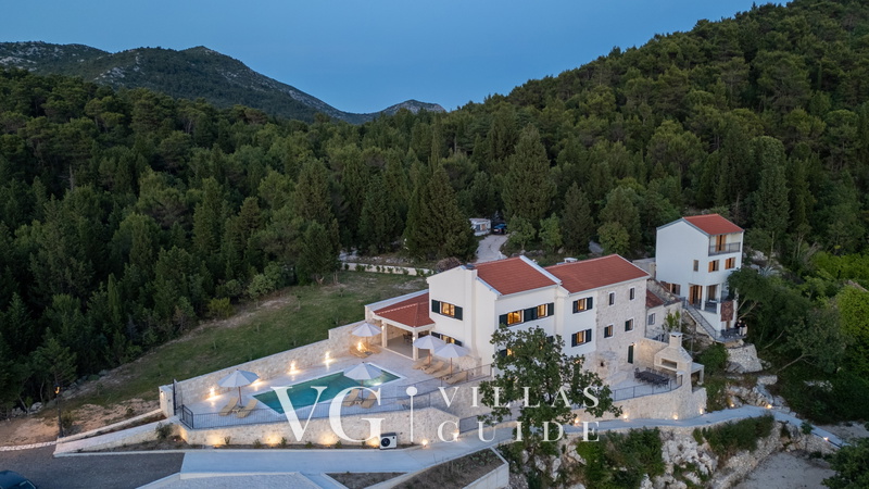 Villa Mikić Garden and property exterior