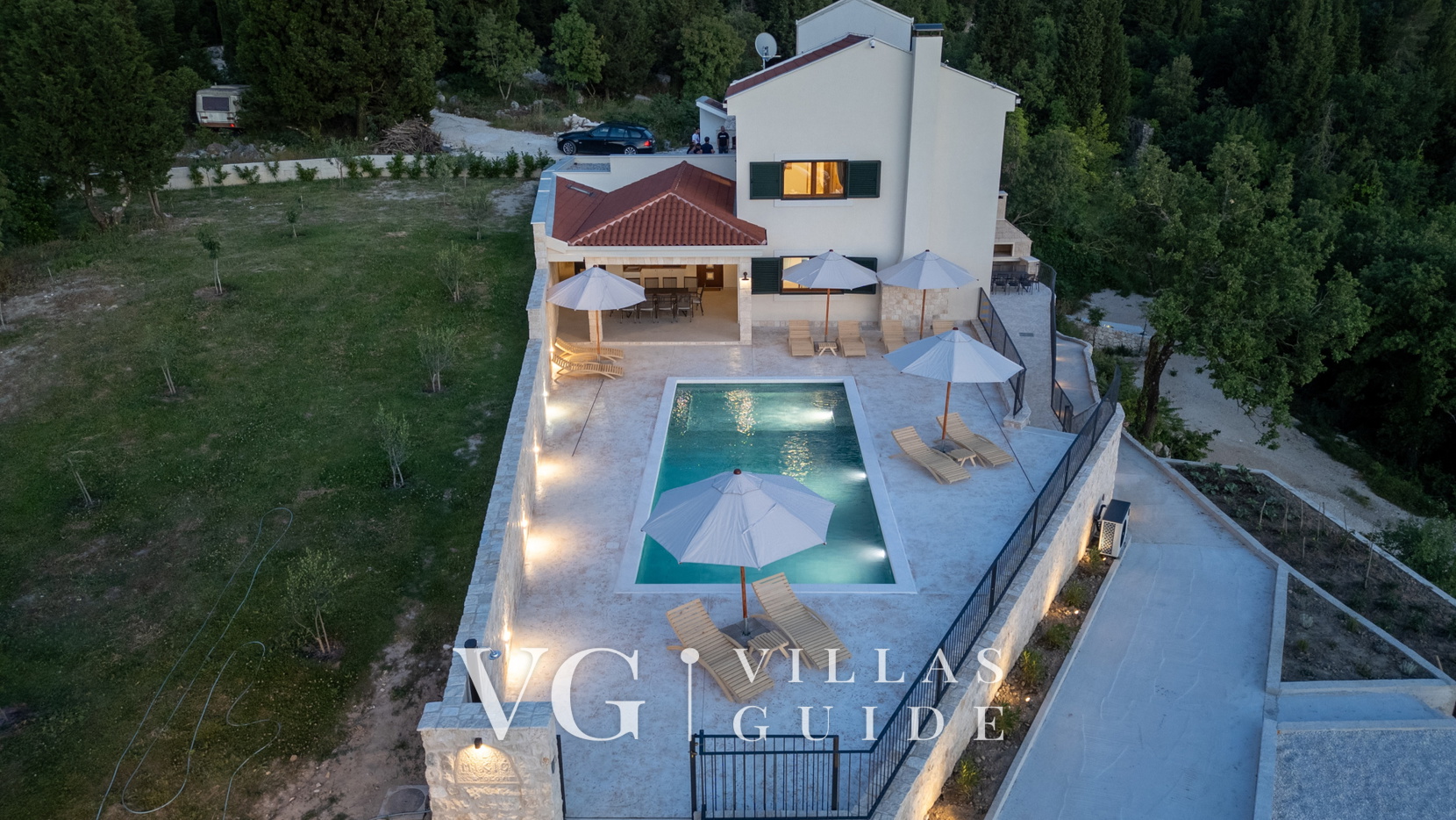 Villa Mikić Garden and property exterior