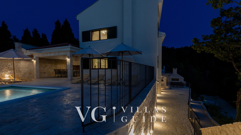 Villa Mikić Garden and property exterior