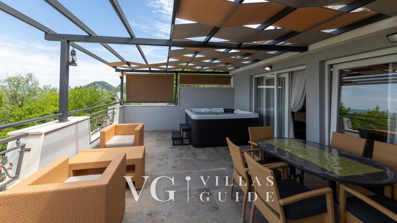 House Vidović Giardino e esterni della proprietà