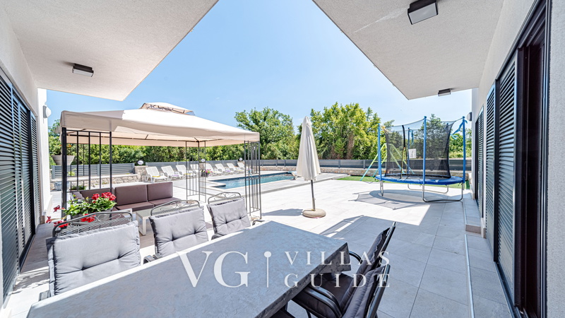 Villa Angela Garten und Außenbereich