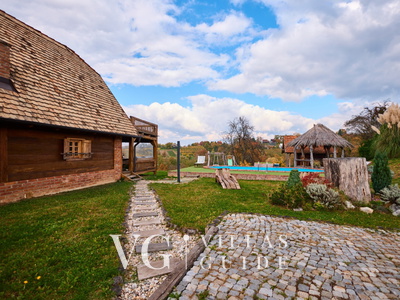 Holiday Home Trnovka Garten und Außenbereich