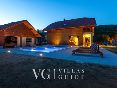 Villa D-Ika Garden and property exterior