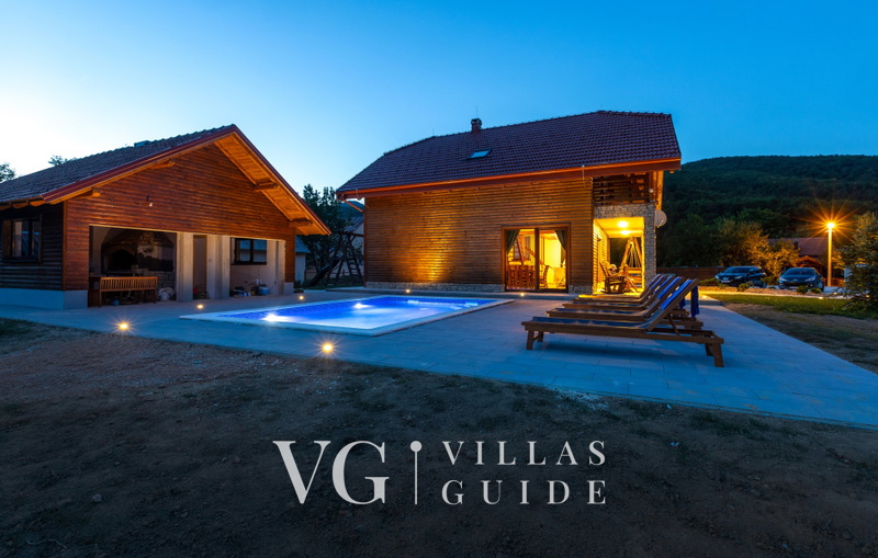 Villa D-Ika Garden and property exterior