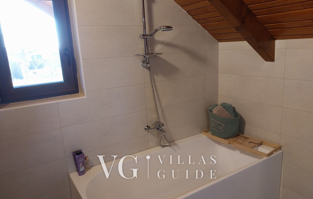 Villa D-Ika Bathroom