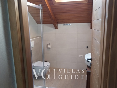 Villa D-Ika Bathroom