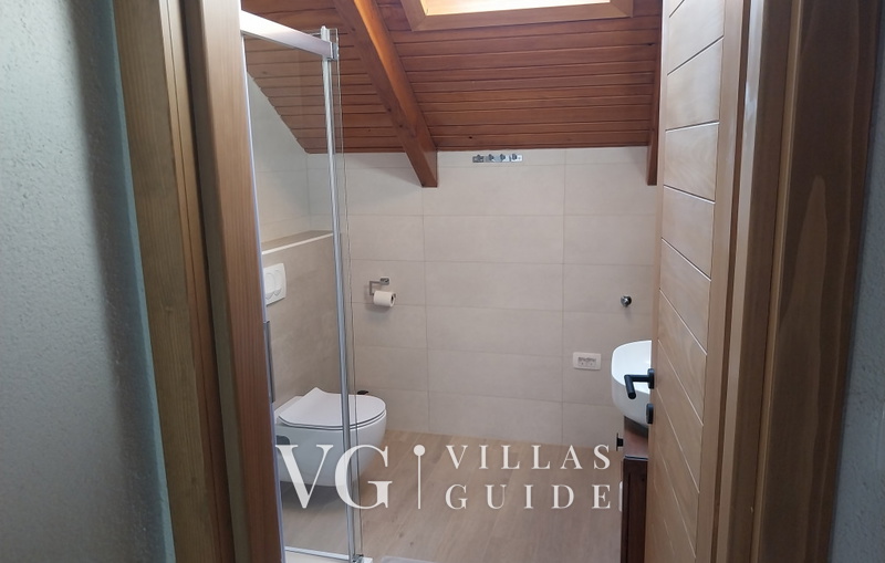 Villa D-Ika Bathroom