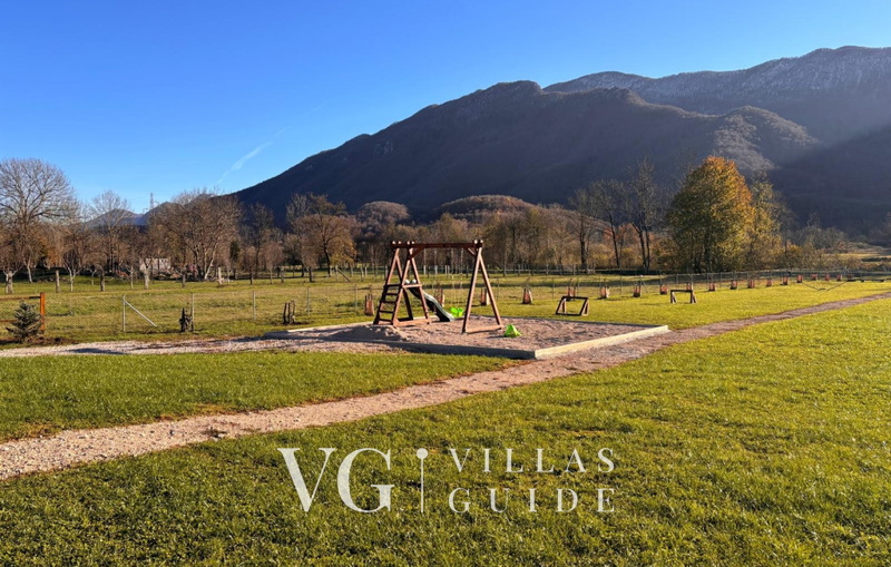 Villa D-Ika Additional content