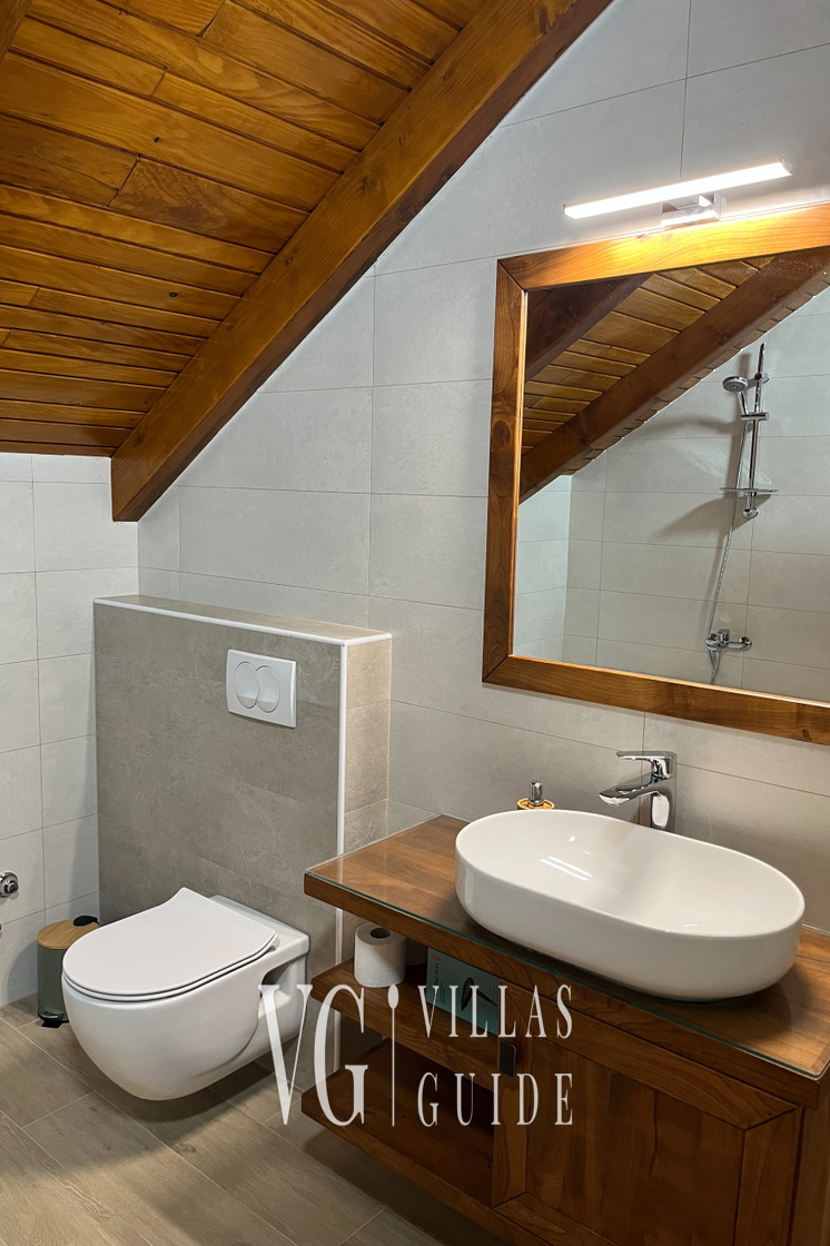 Villa D-Ika Bathroom