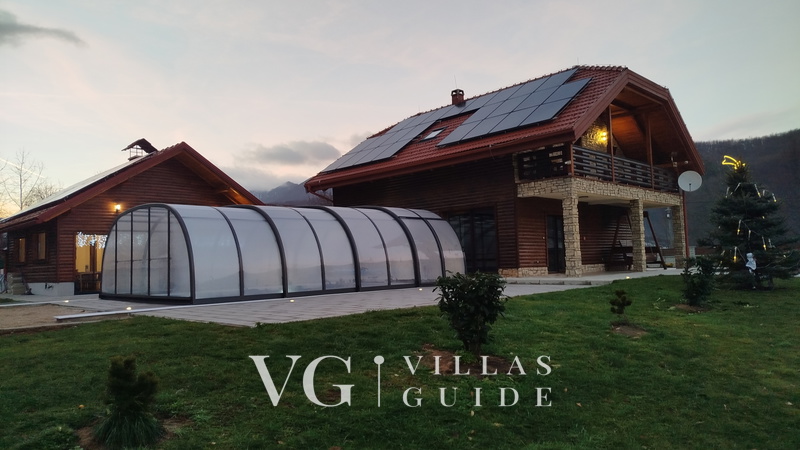 Villa D-Ika Garden and property exterior