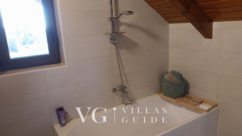 Villa D-Ika Bathroom