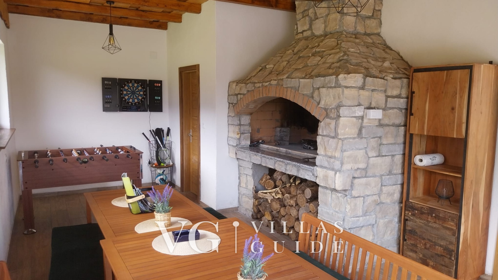 Villa D-Ika Additional content