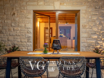 Villa Brig Garden and property exterior