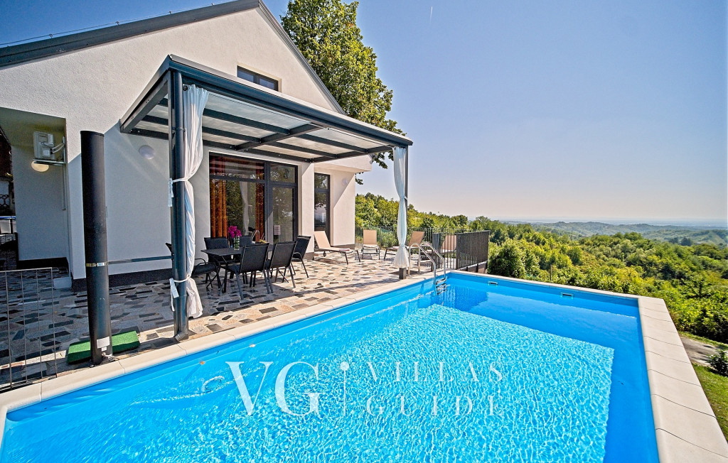 Holiday Home Lipa Pool