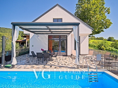 Holiday Home Lipa Pool