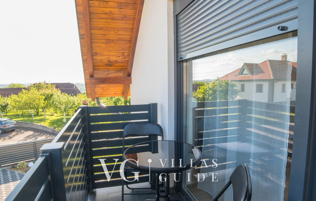 Villa Old Hills Additional content