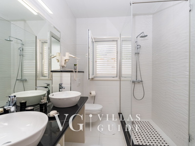 Villa None Kate Bathroom