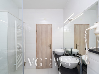 Villa None Kate Bathroom