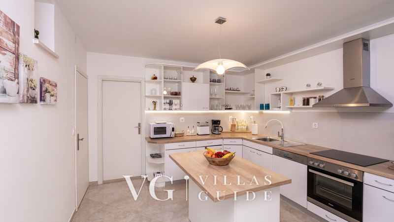 Villa None Kate Kitchen