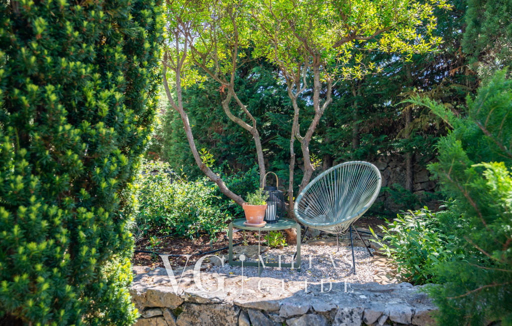 Cypress & Olive House Altro