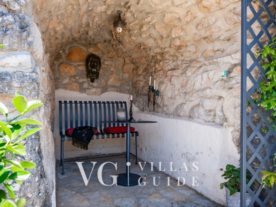 Cypress & Olive House Altro