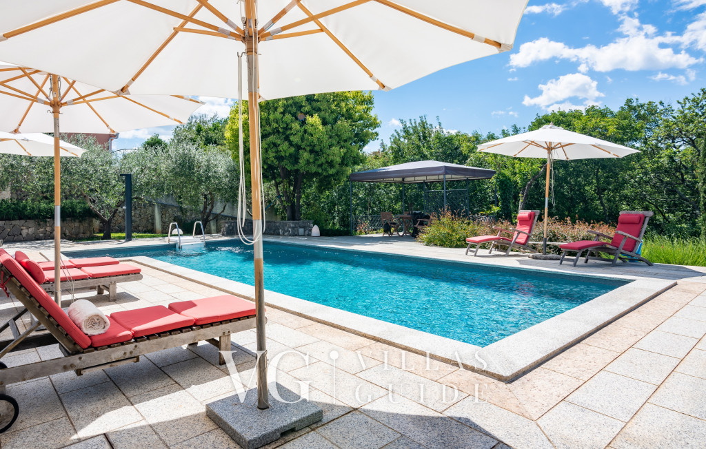 Cypress & Olive House Piscina