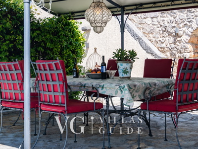 Cypress & Olive House Altro