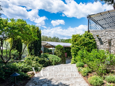 Cypress & Olive House Cucina