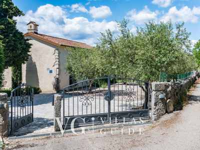 Cypress & Olive House Cucina