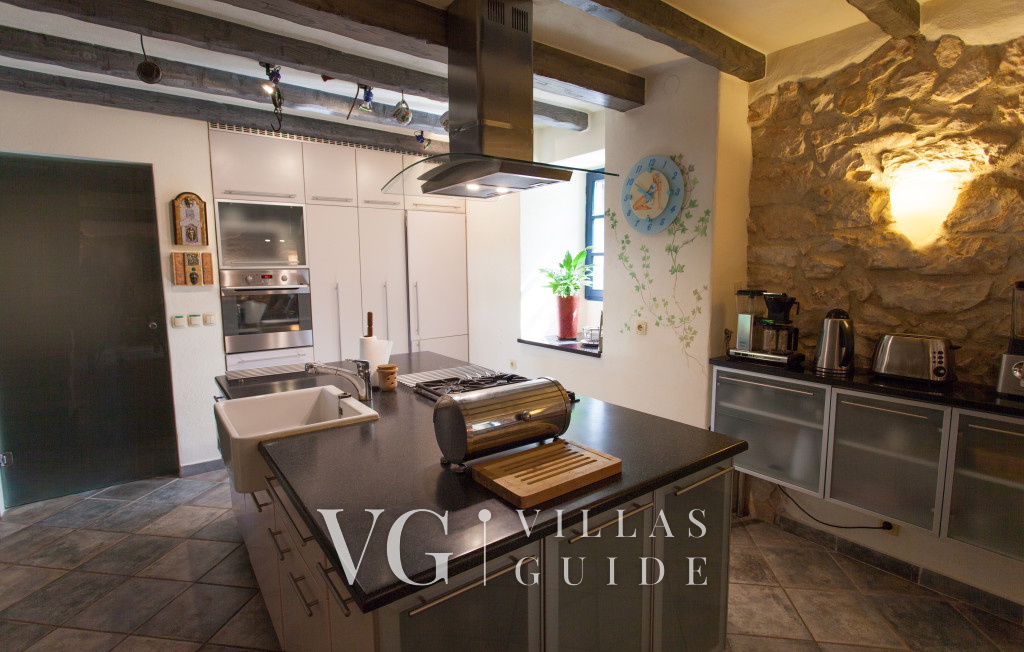 Cypress & Olive House Cucina