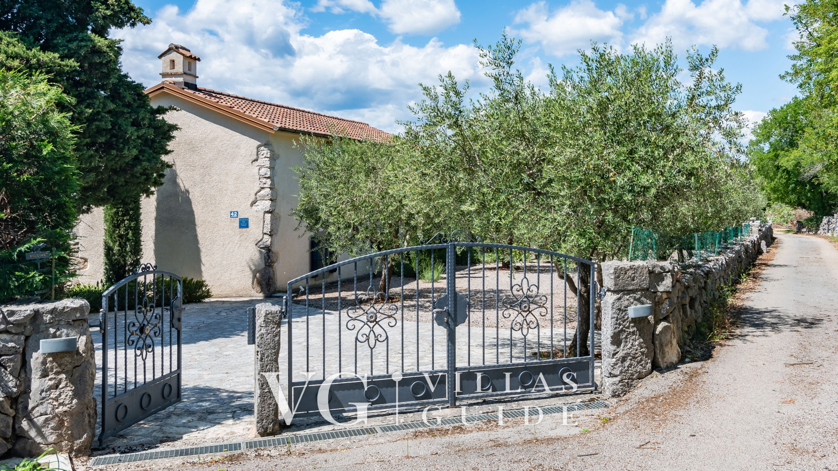 Cypress & Olive House Garten und Außenbereich