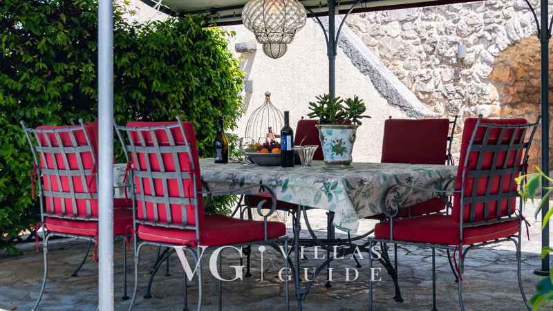 Cypress & Olive House Garten und Außenbereich