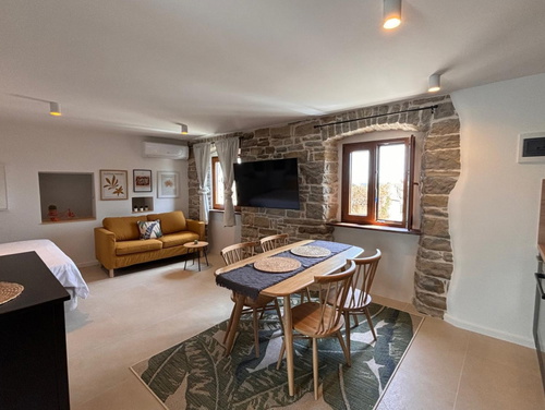 Apartment Groznjan II